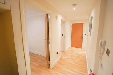 Lovely 2 Bed Apartment In London