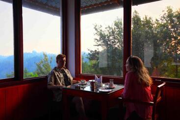 استراحتگاه Tea Village Munnar