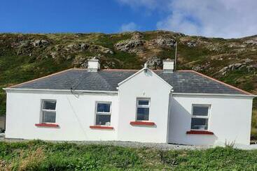 Conneelys Cottage, Connemara, Clifden, H71y096