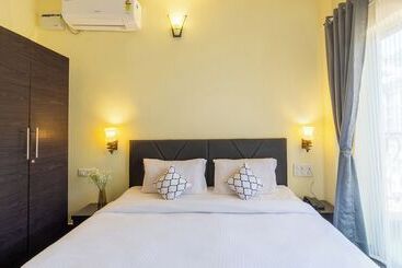 Blue Door Hotel Morjim