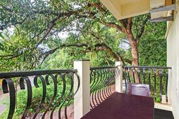Blue Door Hotel Morjim