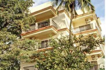 Blue Door Hotel Morjim