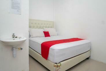 هتل Reddoorz Syariah Near Pelabuhan Ulee Lheue Banda Aceh