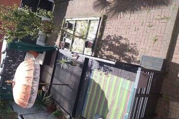 Beautiful 2 Bed House In Bolton With Free Parking