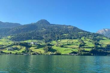 Maisonette Im Penthouse Stil Ca 145m2 Mit Viel Privatsphäre   Direkt Am Walensee Mit Badestrand