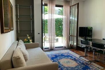 Appartamenti turistici Mysa Properties Accogliente Bilocale Nei Pressi Della Villa Reale Monza