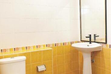 펜션 1 Bedrooms Cozy Entire House Near Bangtao Beach Free Wifi