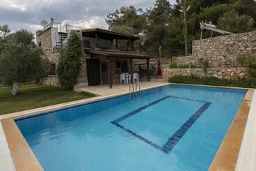 Splendid Villa Surrounded By Nature Near Milas Bodrum Airport