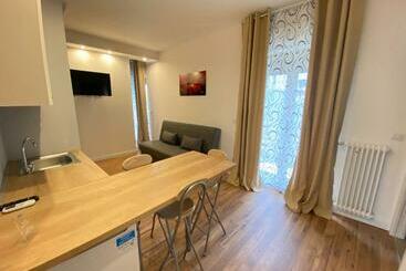 B&b Stadium Room & Suite