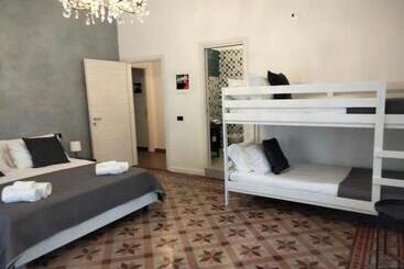 تختخواب و صبحانه Frizzo House