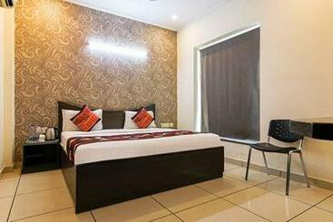 Fabhotel Gazelle Inn