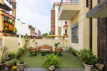 Fabhotel Gazelle Inn