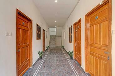 هتل Flagship 92273 Guest House Rr Inn