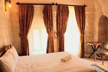 Mons Masius Boutique Hotel Teras
