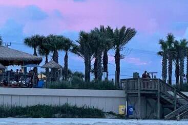 Oceanside Escape