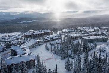 Trapper S Lodge   4 Bd Wgreat View, Private Hot Tub
