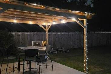 Beautiful Family Home Near Airport, I 10, Shopping