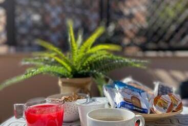تختخواب و صبحانه Pit Stop Ciampino Station