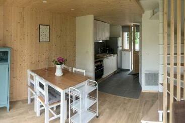 דירות לתיירים Gite La Chouette Bicoque, Petite Maison Rénovée En Bois Une Chambre, Une Mezzanine En Bord De Rance