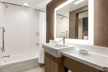 هتل Springhill Suites By Marriott Camp Hill