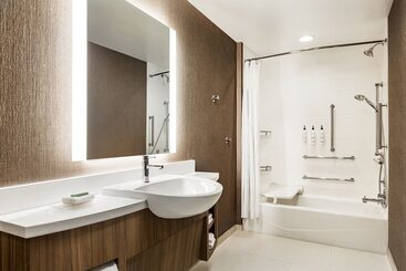 هتل Springhill Suites By Marriott Camp Hill