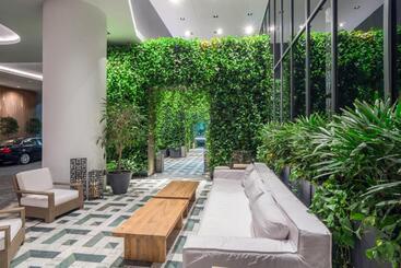 هتل Suites At Sls Lux Brickell Managed By Ce