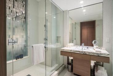 هتل Suites At Sls Lux Brickell Managed By Ce