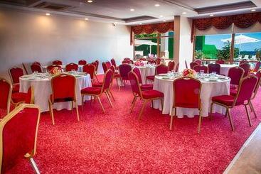 هتل Westport Istanbul Resort & Spa
