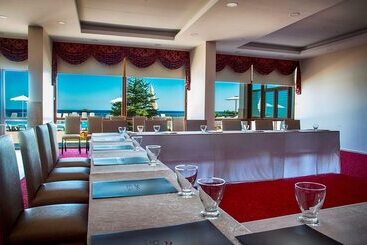 هتل Westport Istanbul Resort & Spa