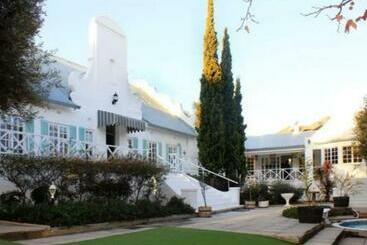 پانسیون La Belle Guest House