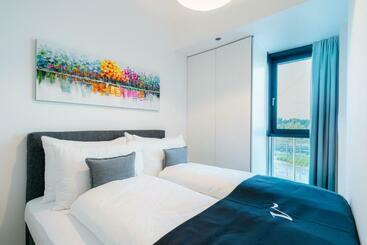 Vienna Residence, Marina Tower   Danube