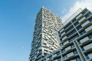 Vienna Residence, Marina Tower   Danube