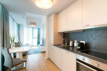 Vienna Residence, Marina Tower   Danube
