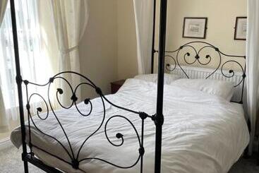 ベッドアンドブレックファースト The Penrhos Arms