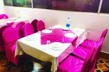 هتل White Rose Suites Ltd