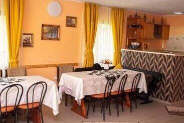 پانسیون Cabana Ancuța