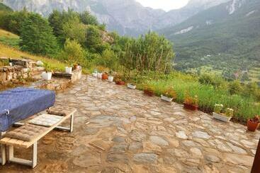 پانسیون Guest House Astrit Villi