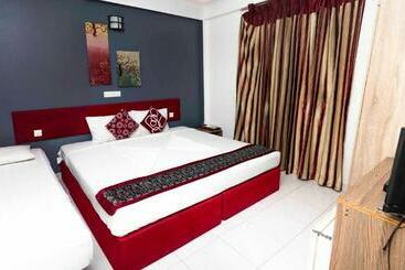 پانسیون The G Ten Holiday Inn