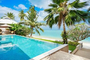Bacaya Beachfront Villa