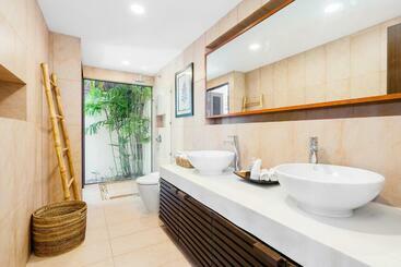 Bacaya Beachfront Villa