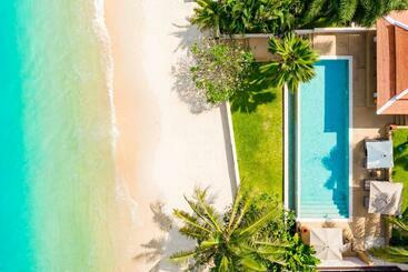 Bacaya Beachfront Villa
