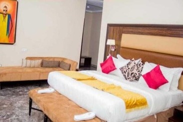 هتل Golden Tulip Grand Palazzo