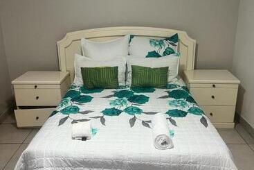 پانسیون Triple T Guest House