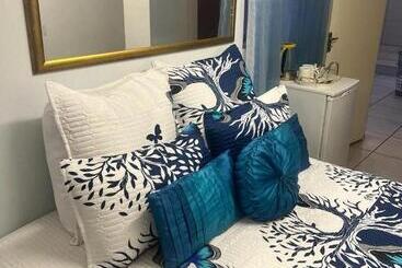 پانسیون Triple T Guest House