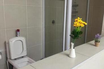 پانسیون Triple T Guest House