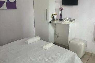 پانسیون Triple T Guest House