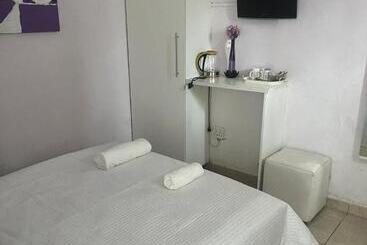 پانسیون Triple T Guest House
