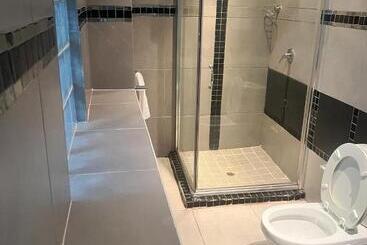 پانسیون Triple T Guest House