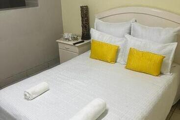 پانسیون Triple T Guest House