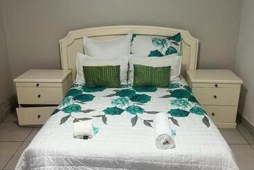 پانسیون Triple T Guest House